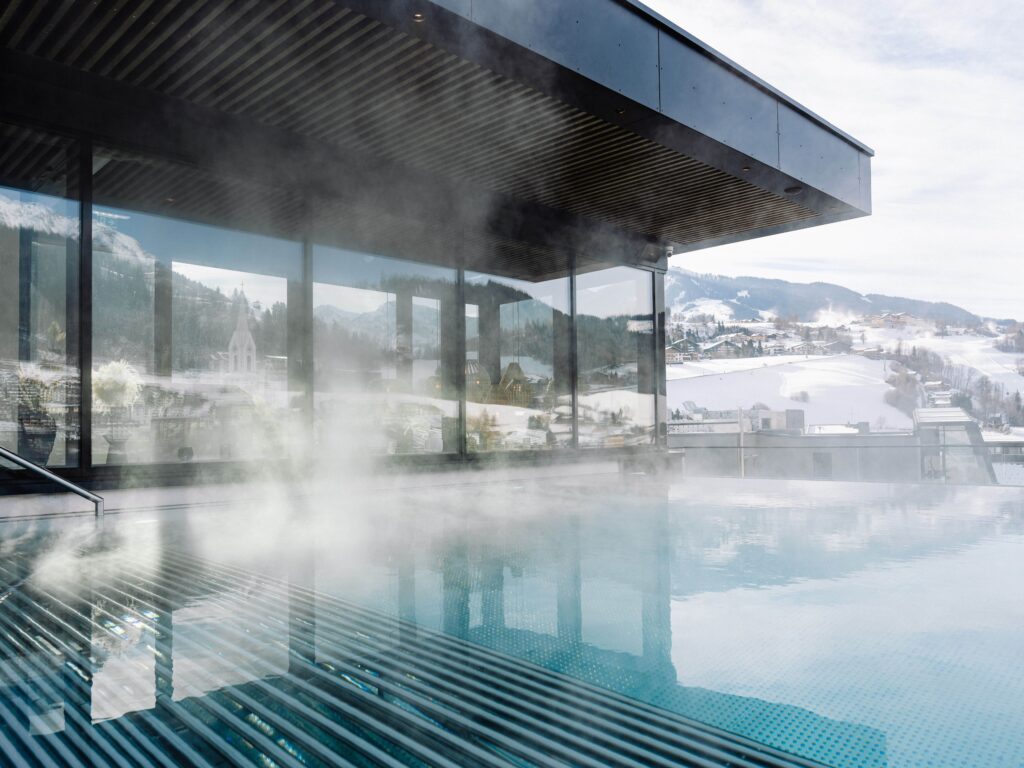 enJOYNESS SPA. Saunen, Dampfbad und Massagen sorgen  für Entspannung pur nach einem Tag auf der Piste. 