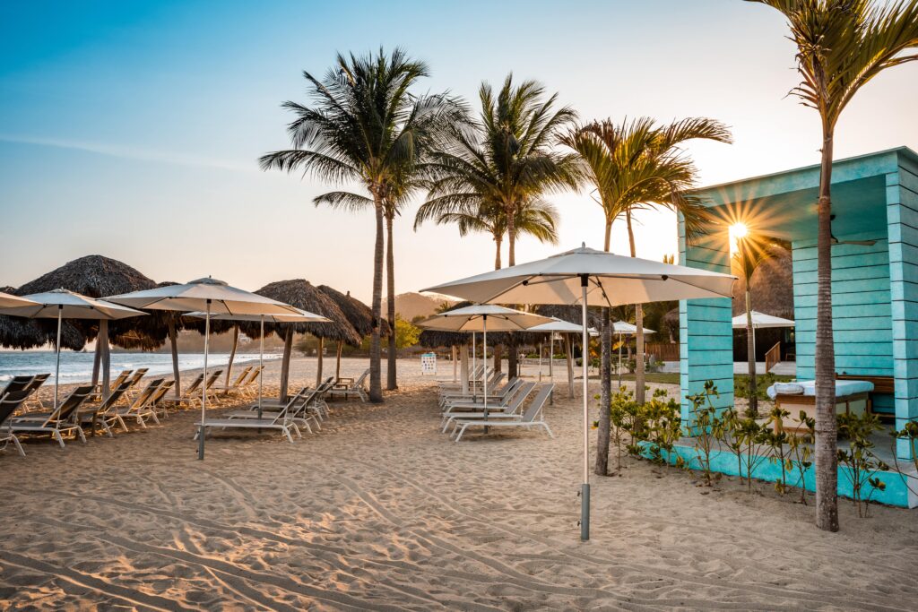 Hoteleigener Beach Club im Delta Hotel by Marriott Riviera Nayarit 