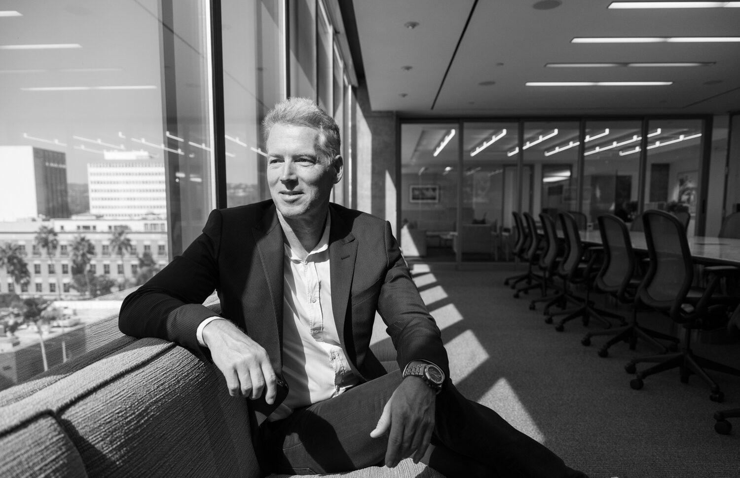 Patrick Knapp-Schwarzenegger at his law office in Beverly Hills (Photo: CALL Magazine/Rainer Hosch); Patrick Knapp-Schwarzenegger in seiner Anwaltskanzlei in Beverly Hills (Foto: CALL Magazine/Rainer Hosch)